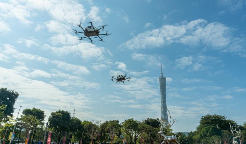 亿航智能携手天德广场，广州完成城市飞行的士空中观光首飞(图1)